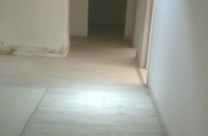 شقة - 5 غرف نوم - 2 حمامات للبيع في شارع وادي النيل - المهندسين - الجيزة