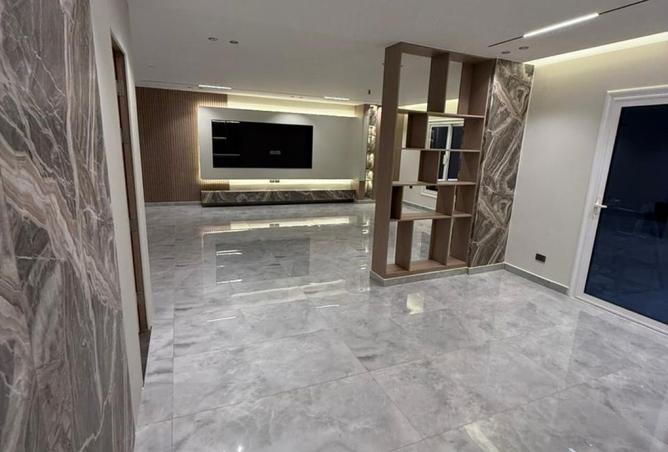 8278677 - Property Image 2