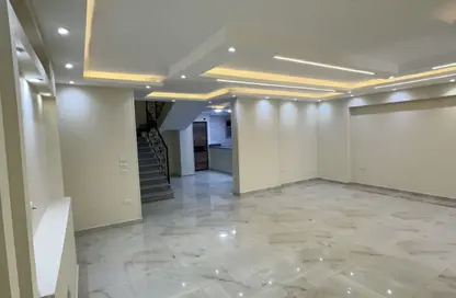 Apartment - 3 Bedrooms - 2 Bathrooms for sale in Al Lebeny Axis - El Mariouteya - Faisal - Hay El Haram - Giza