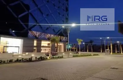 نصف طابق - استوديو - 3 حمامات للبيع في وان قطامية - كمبوندات القطامية - القطامية - مدينة القاهرة الجديدة - القاهرة