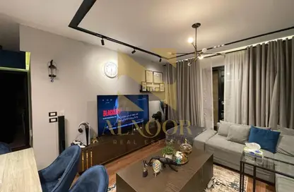 شقة - 2 غرف نوم - 2 حمامات للايجار في طريق بيفرلي هيلز - الحي السابع عشر - الشيخ زايد - الجيزة