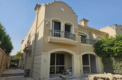 فيلا - 3 غرف نوم - 4 حمامات للايجار في الباتيو 5 ايست - الباتيو - كمبوندات الشروق - مدينة الشروق - القاهرة