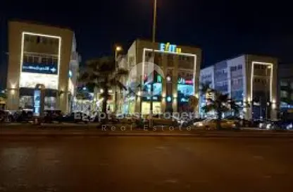 Show Room - Studio - 7+ Bathrooms for sale in Arkan Plaza - 26th of July Corridor - Sheikh Zayed City - Giza