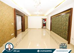 Apartment - 2 bedrooms for للبيع in Janaklees - Hay Sharq - Alexandria