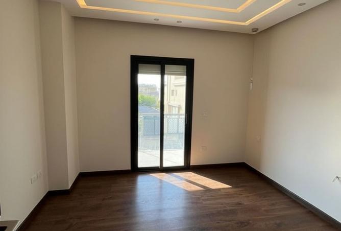 8517101 - Property Image 2