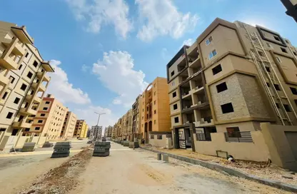 شقة - 3 غرف نوم - 2 حمامات للبيع في ارض جمعية المستثمرين - حدائق اكتوبر - مدينة 6 أكتوبر - الجيزة