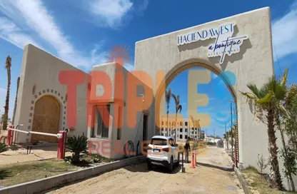 Chalet - 2 Bedrooms - 3 Bathrooms for sale in Hacienda West - Ras Al Hekma - North Coast