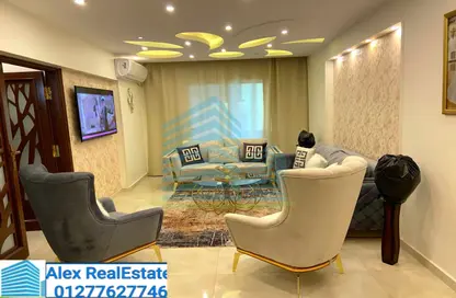 Apartment - 3 Bedrooms - 2 Bathrooms for rent in Kafr Abdo St. - Kafr Abdo - Roushdy - Hay Sharq - Alexandria