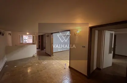 شقة - 4 غرف نوم - 3 حمامات للايجار في شارع شجرة الدر - الزمالك - القاهرة