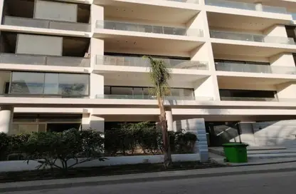 Apartment - 2 Bedrooms - 3 Bathrooms for sale in Lake View Residence - 5th Settlement Compounds - The 5th Settlement - New Cairo City - Cairo
