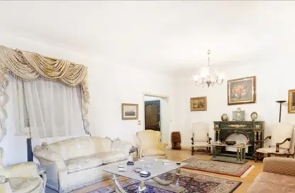 بناية كاملة - 8 غرف نوم - 8 حمامات للبيع في الزمالك - القاهرة