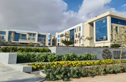 Clinic - Studio - 1 Bathroom for sale in Mivida - 5th Settlement Compounds - The 5th Settlement - New Cairo City - Cairo