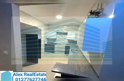 شقة - 3 غرف نوم - 2 حمامات للايجار في شارع رشدي - رشدي - حي شرق - الاسكندرية