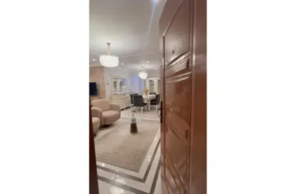 شقة - 3 غرف نوم - 2 حمامات للبيع في كمبوند كنز - حدائق اكتوبر - مدينة 6 أكتوبر - الجيزة شقة - 3 غرف نوم - 2 حمامات للبيع في كمبوند كنز - حدائق اكتوبر - مدينة 6 أكتوبر - الجيزة