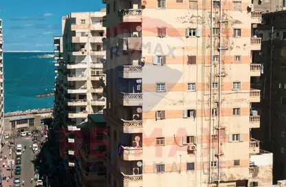 Apartment - 2 Bedrooms - 1 Bathroom for sale in Khaled Ibn Al Walid St. - Miami - Hay Awal El Montazah - Alexandria