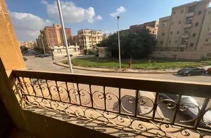 Apartment - 2 Bedrooms - 1 Bathroom for sale in Al Gezira St. - South Investors Area - New Cairo City - Cairo
