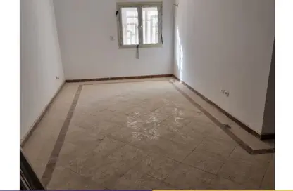 Apartment - 3 Bedrooms - 1 Bathroom for sale in New Cairo City - Cairo