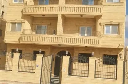شقة - 3 غرف نوم - 3 حمامات للبيع في الحي الثالث شرق - مدينة الشروق - القاهرة