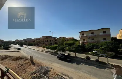 شقة - 3 غرف نوم - 3 حمامات للبيع في المجاورة الاولي - الحي الاول شرق - مدينة الشروق - القاهرة