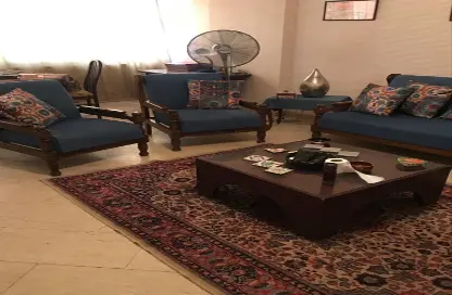 شقة - 3 غرف نوم - 2 حمامات للايجار في شارع بورسعيد - العيني - حي السيده زينب - القاهرة شقة - 3 غرف نوم - 2 حمامات للايجار في شارع بورسعيد - العيني - حي السيده زينب - القاهرة