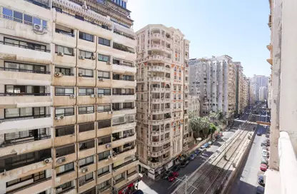 Apartment - 3 Bedrooms - 2 Bathrooms for sale in Abdel Salam Aref St. - Laurent - Hay Sharq - Alexandria