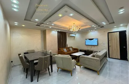شقة - 2 غرف نوم - 2 حمامات للايجار في شارع عدن - المهندسين - الجيزة