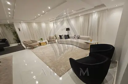 Apartment - 3 Bedrooms - 2 Bathrooms for sale in Sayed Darwish St. - Al Narges 7 - Al Narges - New Cairo City - Cairo