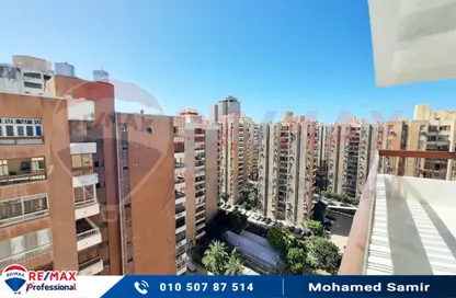 شقة - 3 غرف نوم - 1 حمام للايجار في شارع المعسكر الرومانى - رشدي - حي شرق - الاسكندرية