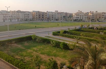 شقة - 3 غرف نوم - 3 حمامات للبيع في حي النادي - مدينة الشروق - القاهرة
