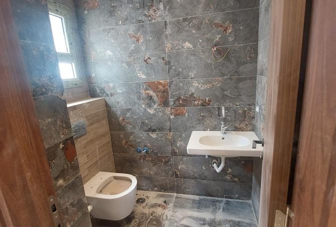 8312436 - Property Image 2