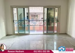شقة - 3 غرف نوم - 2 حمامات للايجار في شارع ابو قير - جليم - حي شرق - الاسكندرية