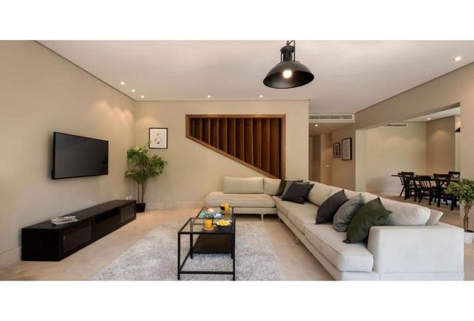 8081171 - Property Image 3