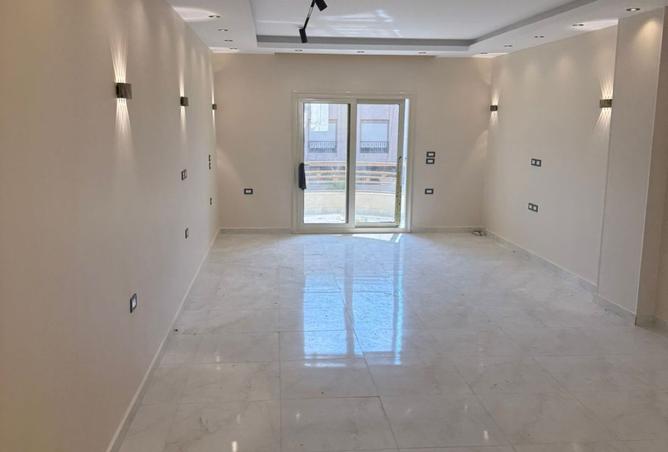 8088020 - Property Image 2