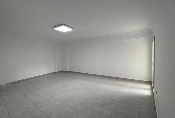 8273283 - Property Image 3