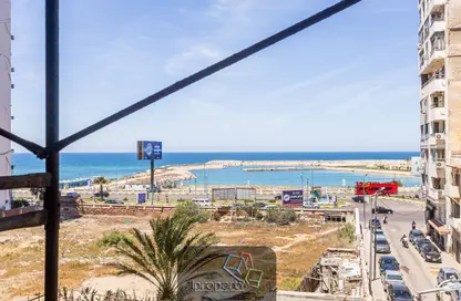 Apartment - 4 Bedrooms - 3 Bathrooms for sale in Mahmoud Al Deeb St. - Zezenia - Hay Sharq - Alexandria