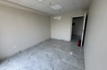 Office Space - Studio - 1 Bathroom for rent in The Gate Plaza Mall - 10th District - Sheikh Zayed City - Giza