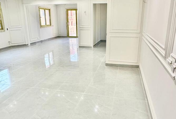 8047661 - Property Image 2