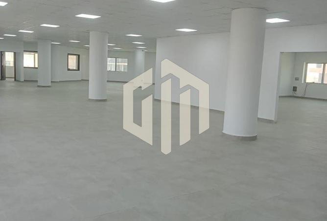 8121991 - Property Image 2