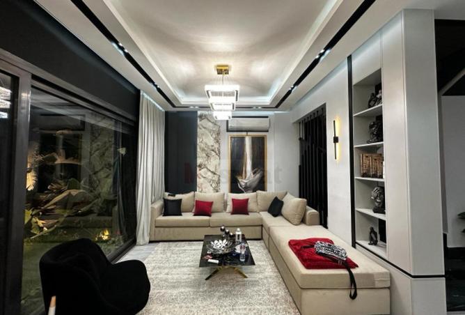 8094921 - Property Image 2