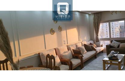 Apartment - 2 Bedrooms - 1 Bathroom for rent in Crystal Plaza - Zahraa El Maadi - Hay El Maadi - Cairo