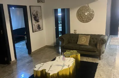 دوبلكس - 5 غرف نوم - 2 حمامات للبيع في الحي الخامس - مدينة 6 أكتوبر - الجيزة