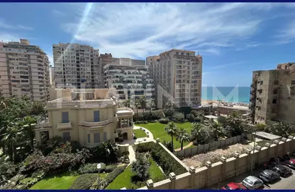 Apartment - 3 Bedrooms - 3 Bathrooms for sale in Al Ekbal St. - Laurent - Hay Sharq - Alexandria