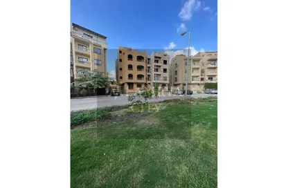 Apartment - 4 Bedrooms - 2 Bathrooms for sale in Al Gezira St. - South Investors Area - New Cairo City - Cairo