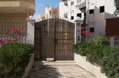 شقة - 2 غرف نوم - 1 حمام للبيع في شارع دكتور علي لطفي - الحي الثالث - الشيخ زايد - الجيزة