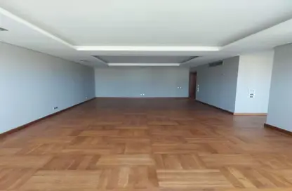 Apartment - 3 Bedrooms - 3 Bathrooms for rent in Ismail Mohamed St. - Zamalek - Cairo