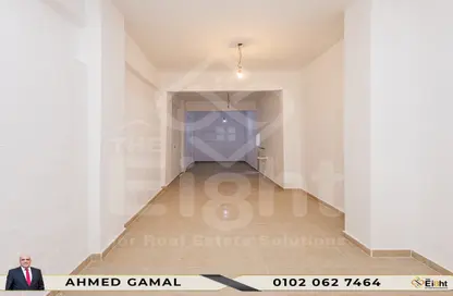 Shop - Studio - 1 Bathroom for sale in Gamal Abdel Nasser St. - El Mandara - Hay Than El Montazah - Alexandria