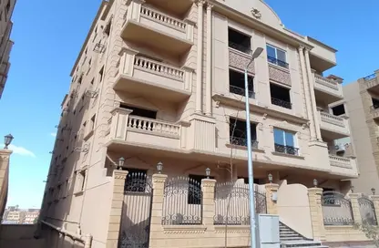 Apartment - 4 Bedrooms - 4 Bathrooms for sale in 8th District - Sheikh Zayed City - Giza