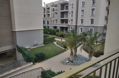 Apartment - 3 Bedrooms - 3 Bathrooms for sale in October Plaza - 6 October Compounds - 6 October City - Giza
