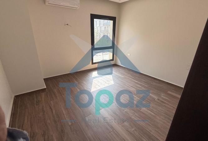 8220818 - Property Image 3