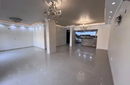 Apartment - 2 Bedrooms - 1 Bathroom for sale in Al Khamayel city - Sheikh Zayed Compounds - Sheikh Zayed City - Giza